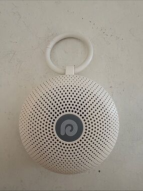 Portable sound machine white noise